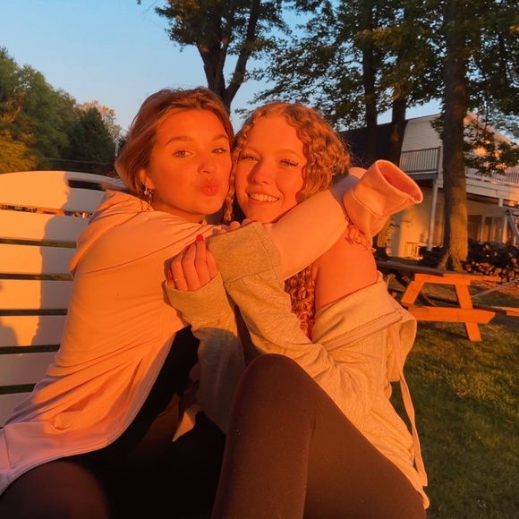 Meet your Posher, Emma - Picture 3 of 3